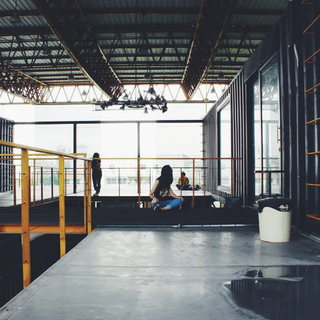 ชั้นลอยน็อคดาวน์