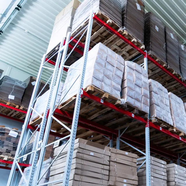 ชั้นวางของเหล็ก